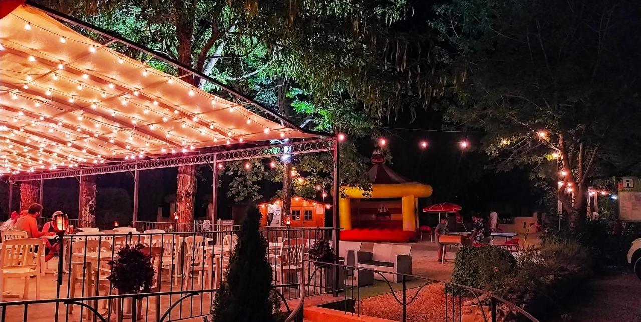 Camping Hotel Les Rives Du Loup Tourrettes-sur-Loup Eksteriør billede