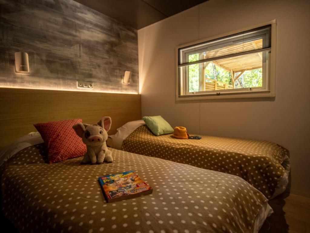 Camping Hotel Les Rives Du Loup Tourrettes-sur-Loup Eksteriør billede