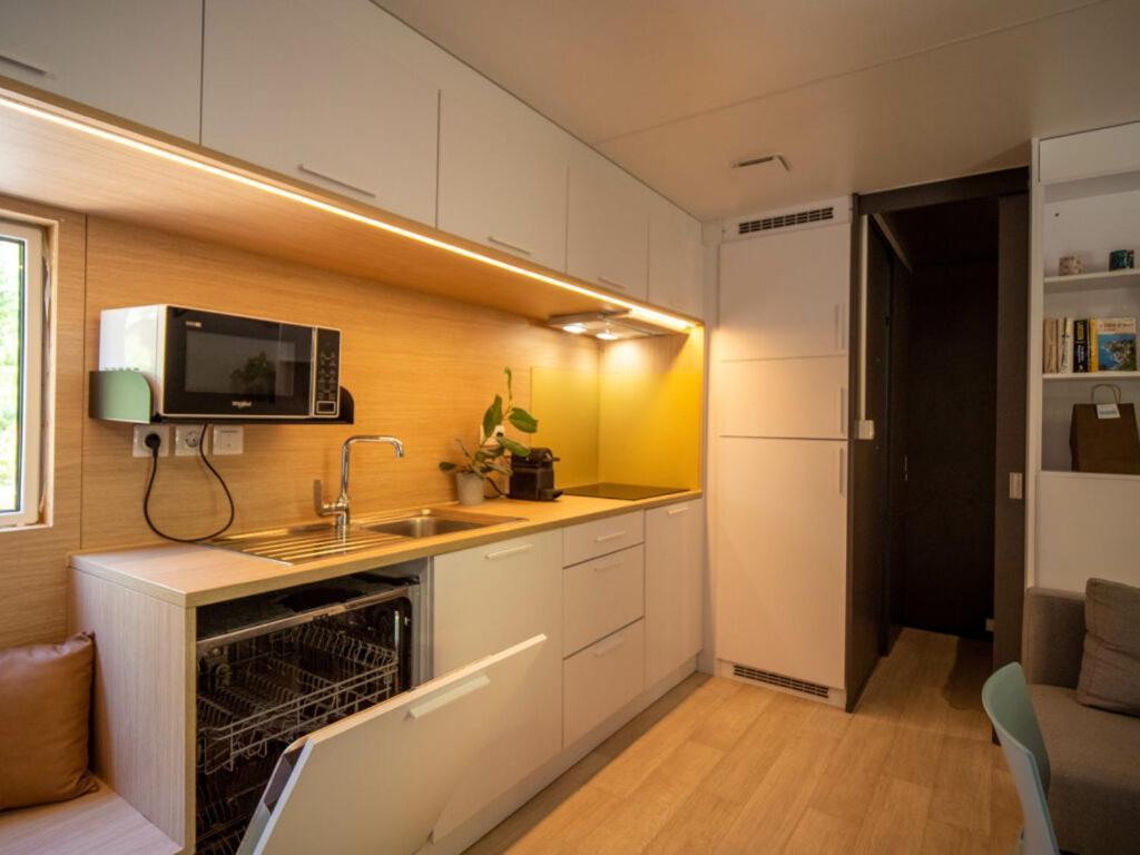 Camping Hotel Les Rives Du Loup Tourrettes-sur-Loup Eksteriør billede