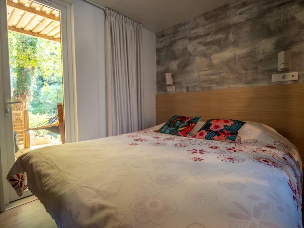 Camping Hotel Les Rives Du Loup Tourrettes-sur-Loup Eksteriør billede