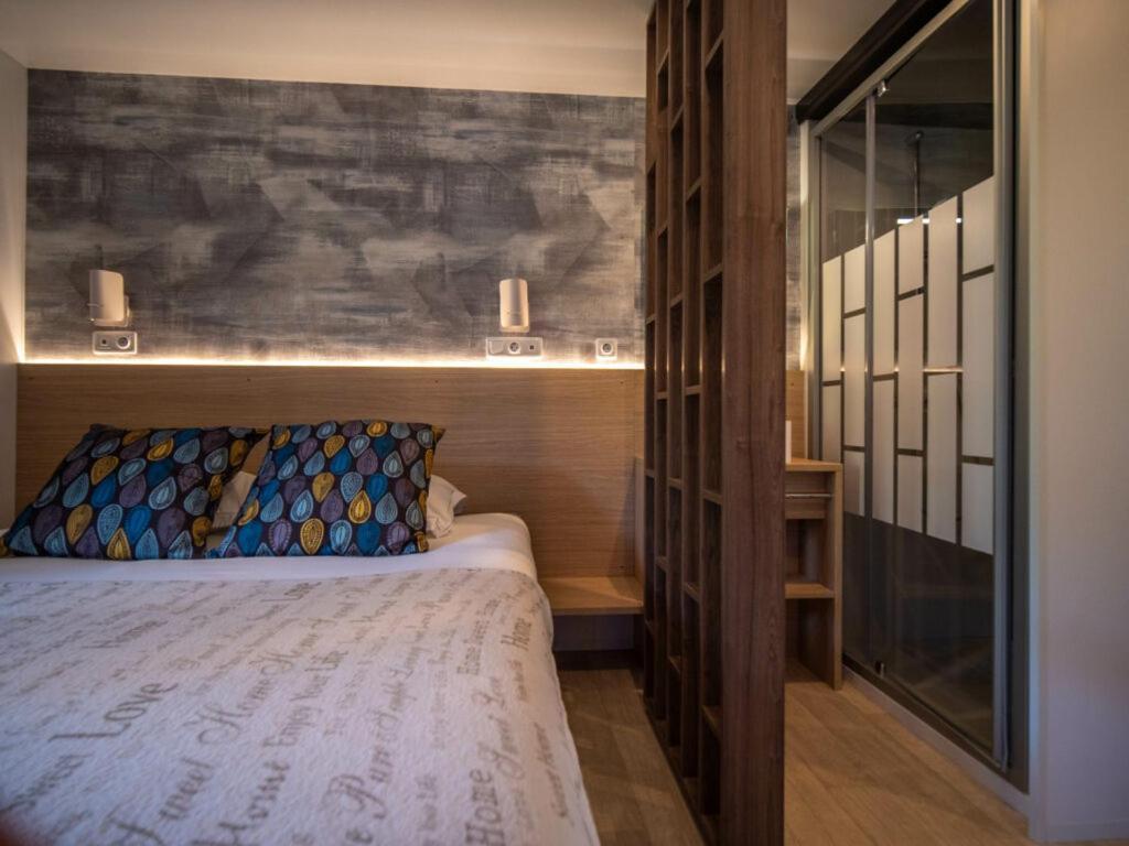 Camping Hotel Les Rives Du Loup Tourrettes-sur-Loup Eksteriør billede