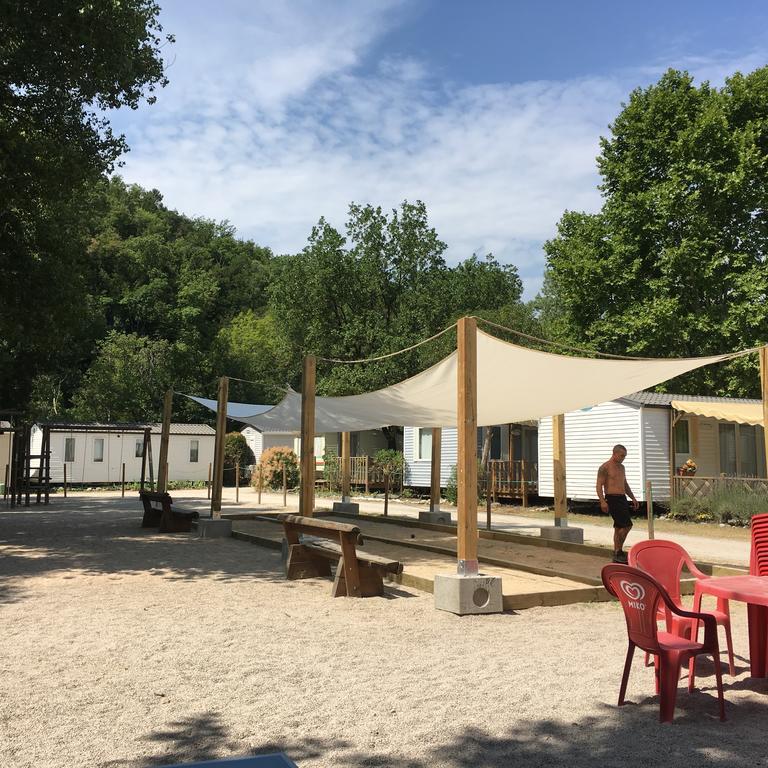 Camping Hotel Les Rives Du Loup Tourrettes-sur-Loup Eksteriør billede