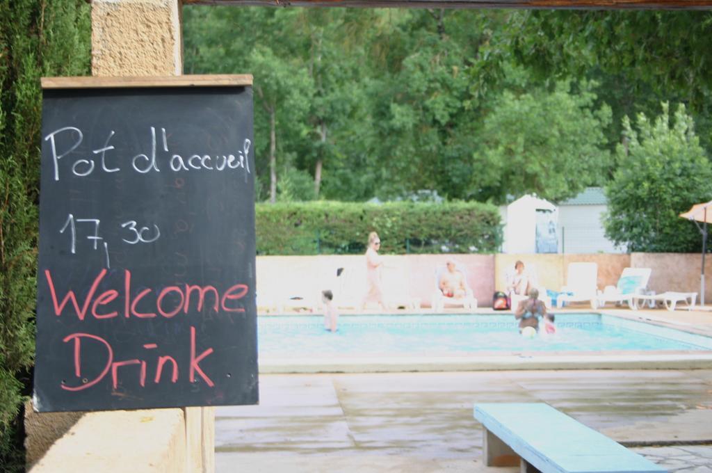 Camping Hotel Les Rives Du Loup Tourrettes-sur-Loup Eksteriør billede
