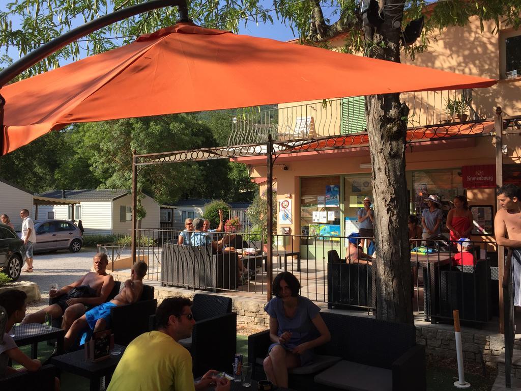 Camping Hotel Les Rives Du Loup Tourrettes-sur-Loup Eksteriør billede